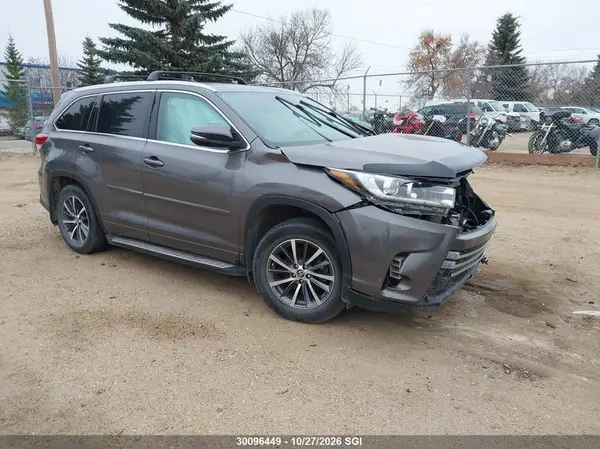 5TDJZRFH2HS420573 2017 TOYOTA HIGHLANDER - Image 1