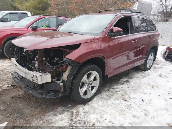 5TDJZRFH2HS421657 2017 TOYOTA HIGHLANDER - Image 2