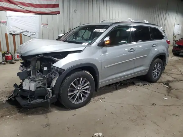5TDJZRFH2HS422212 2017 TOYOTA HIGHLANDER - Image 1