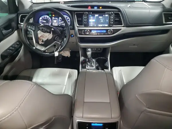 5TDJZRFH2HS422212 2017 TOYOTA HIGHLANDER - Image 8