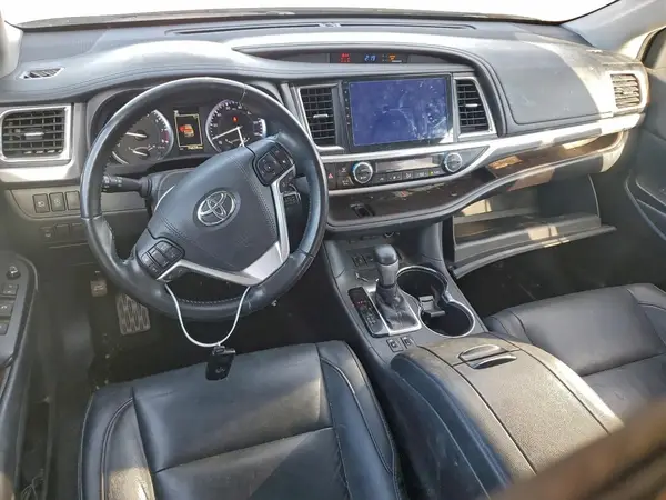 5TDJZRFH2HS425238 2017 TOYOTA HIGHLANDER - Image 8