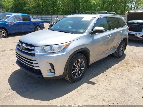 5TDJZRFH2HS433954 2017 TOYOTA HIGHLANDER - Image 2