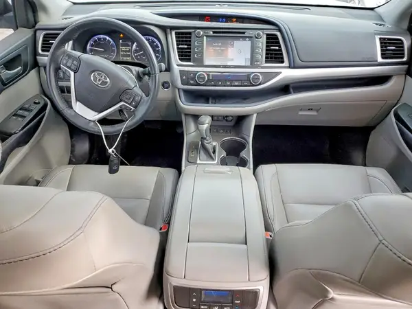 5TDJZRFH2HS437535 2017 TOYOTA HIGHLANDER - Image 8