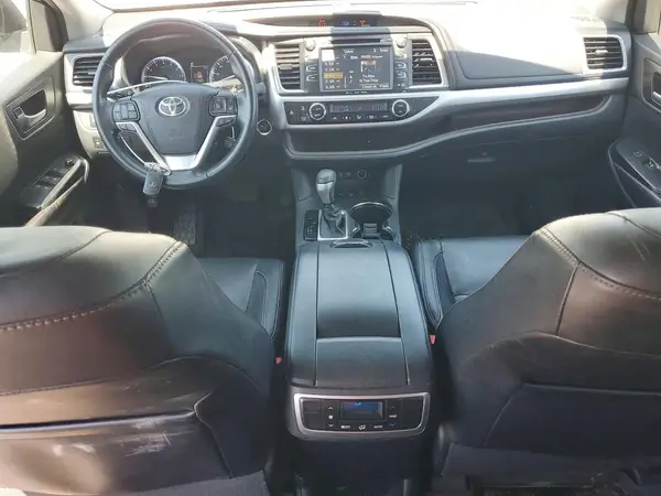 5TDJZRFH2HS438801 2017 TOYOTA HIGHLANDER - Image 8