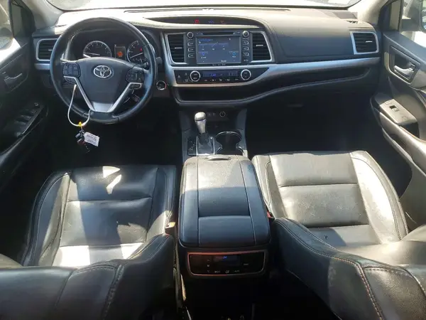 5TDJZRFH2HS439902 2017 TOYOTA HIGHLANDER - Image 8