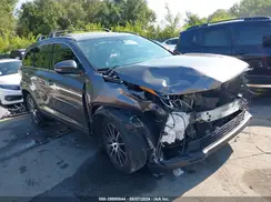 5TDJZRFH2HS439995 2017 TOYOTA HIGHLANDER