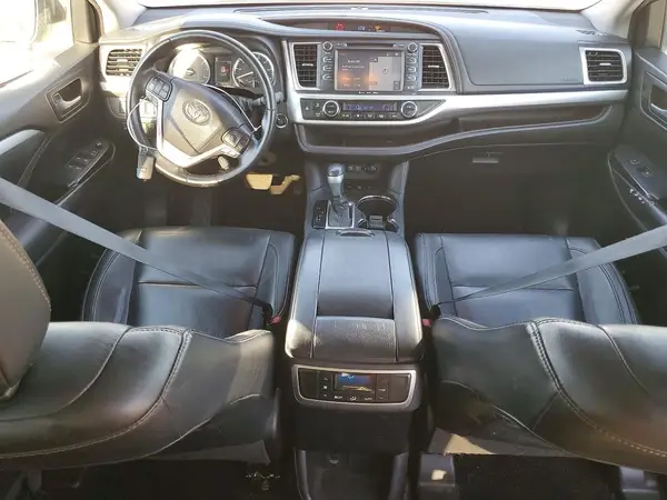 5TDJZRFH2HS447644 2017 TOYOTA HIGHLANDER - Image 8
