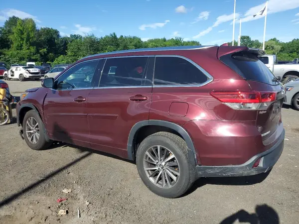 5TDJZRFH2HS452262 2017 TOYOTA HIGHLANDER - Image 2
