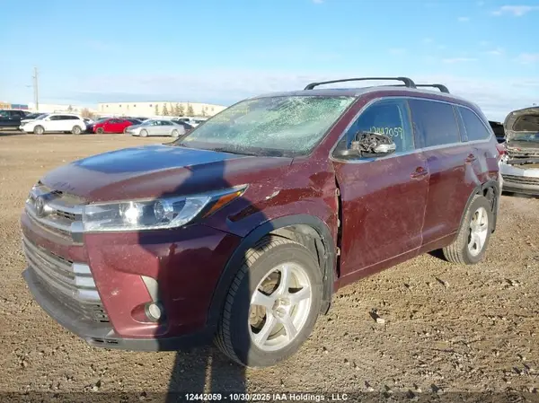 5TDJZRFH2HS455226 2017 TOYOTA HIGHLANDER - Image 2