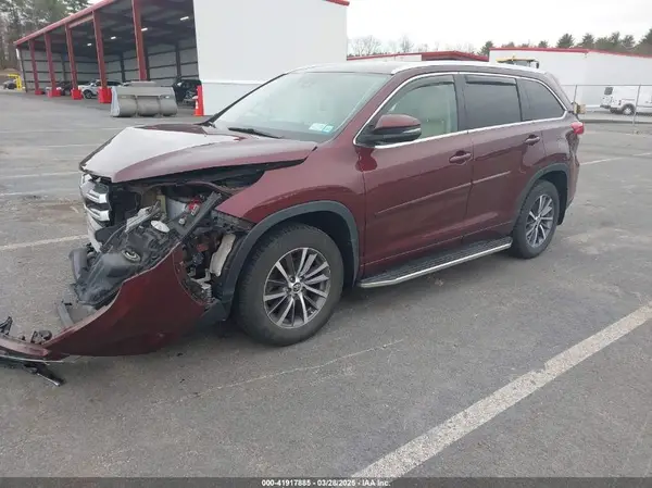 5TDJZRFH2HS460474 2017 TOYOTA HIGHLANDER - Image 2