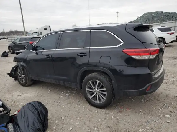 5TDJZRFH2HS464363 2017 TOYOTA HIGHLANDER - Image 2
