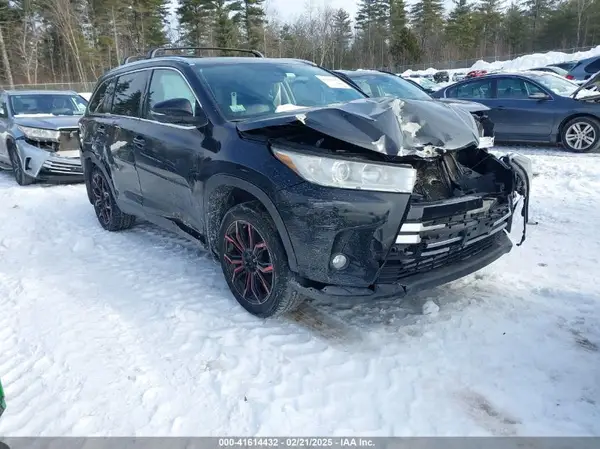 5TDJZRFH2HS474696 2017 TOYOTA HIGHLANDER - Image 1
