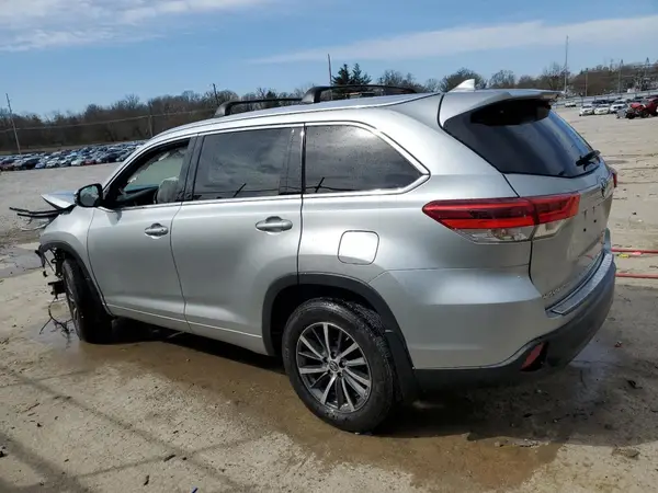 5TDJZRFH2HS484001 2017 TOYOTA HIGHLANDER - Image 2
