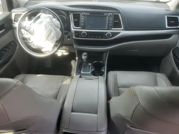 5TDJZRFH2HS510869 2017 TOYOTA HIGHLANDER - Image 8
