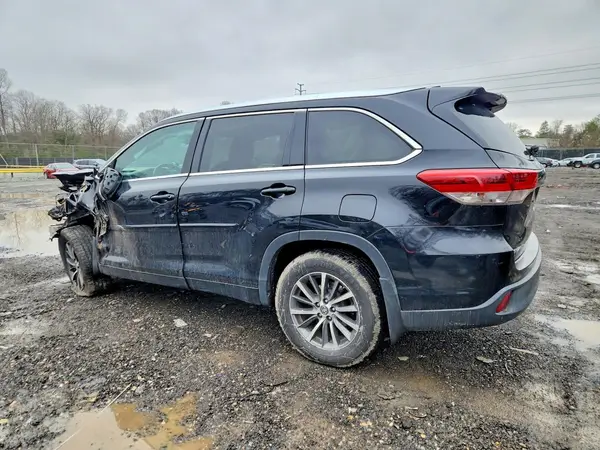 5TDJZRFH2HS511049 2017 TOYOTA HIGHLANDER - Image 2
