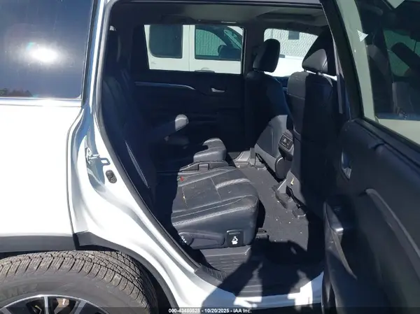 5TDJZRFH2HS511388 2017 TOYOTA HIGHLANDER - Image 8
