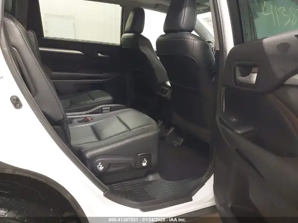 5TDJZRFH2HS511925 2017 TOYOTA HIGHLANDER - Image 8