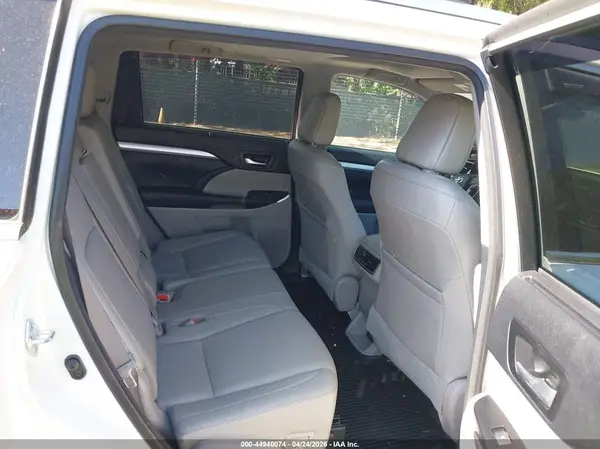 5TDJZRFH2HS514730 2017 TOYOTA HIGHLANDER - Image 8