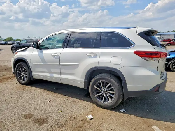 5TDJZRFH2HS514842 2017 TOYOTA HIGHLANDER - Image 2