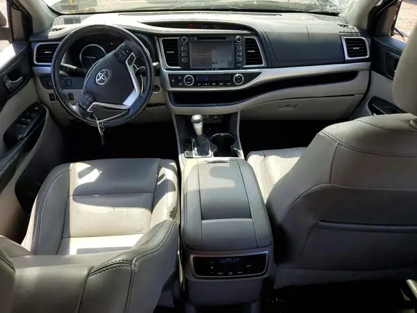5TDJZRFH2HS514842 2017 TOYOTA HIGHLANDER - Image 8