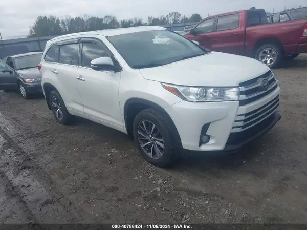 5TDJZRFH2HS517272 2017 TOYOTA HIGHLANDER - Image 1