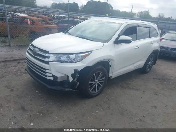 5TDJZRFH2HS517272 2017 TOYOTA HIGHLANDER - Image 2