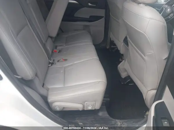 5TDJZRFH2HS517272 2017 TOYOTA HIGHLANDER - Image 8