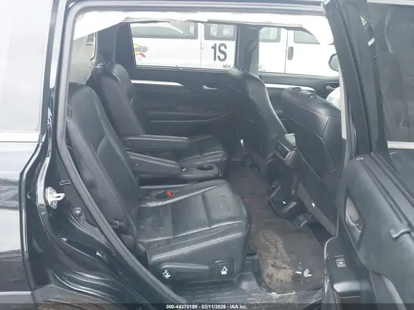 5TDJZRFH2HS518356 2017 TOYOTA HIGHLANDER - Image 8