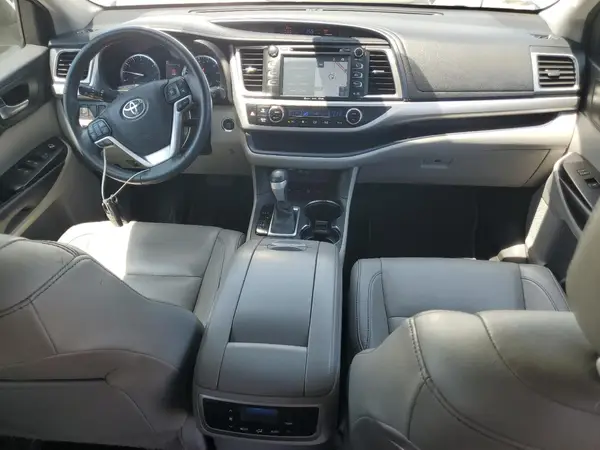5TDJZRFH2HS521211 2017 TOYOTA HIGHLANDER - Image 8