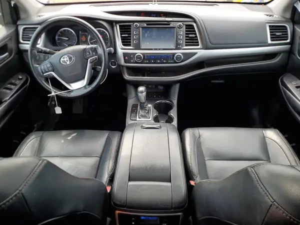 5TDJZRFH2JS487633 2018 TOYOTA HIGHLANDER - Image 8