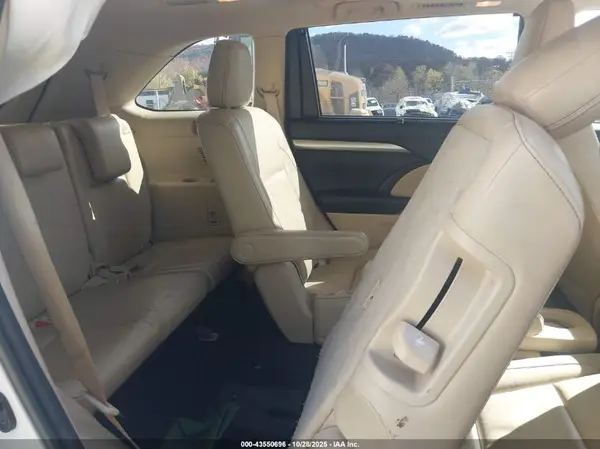 5TDJZRFH2JS487986 2018 TOYOTA HIGHLANDER - Image 8
