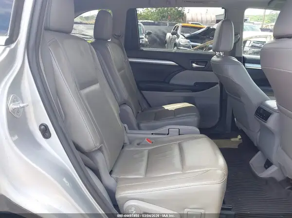 5TDJZRFH2JS490631 2018 TOYOTA HIGHLANDER - Image 8