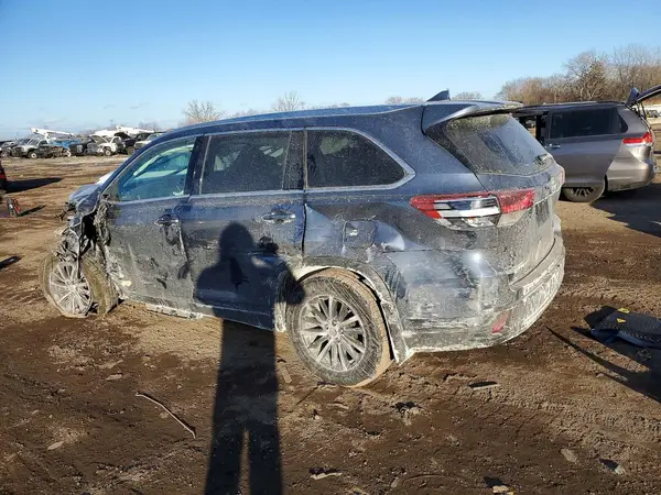 5TDJZRFH2JS495330 2018 TOYOTA HIGHLANDER - Image 2