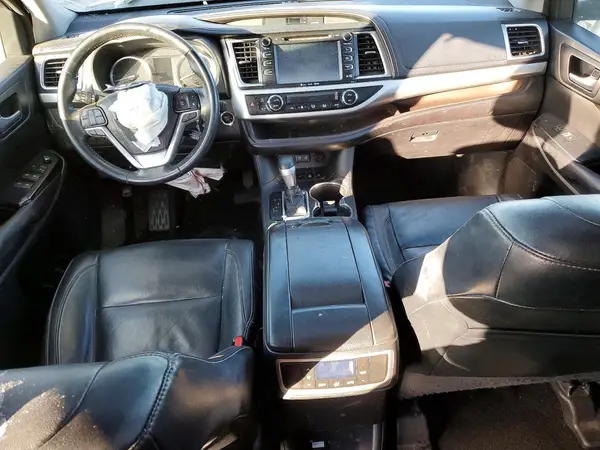 5TDJZRFH2JS495330 2018 TOYOTA HIGHLANDER - Image 8