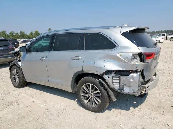 5TDJZRFH2JS498308 2018 TOYOTA HIGHLANDER - Image 2