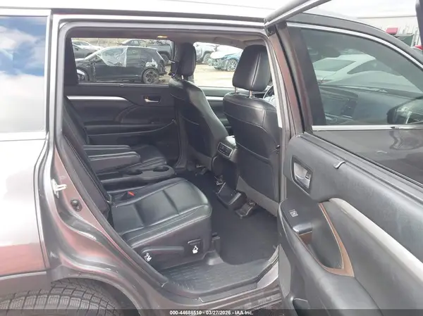5TDJZRFH2JS498602 2018 TOYOTA HIGHLANDER - Image 8