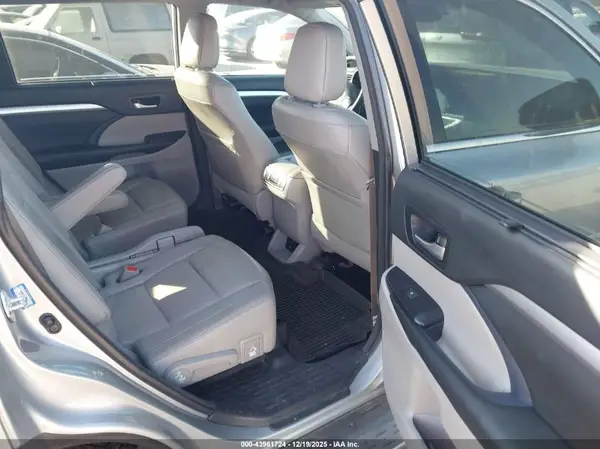 5TDJZRFH2JS523286 2018 TOYOTA HIGHLANDER - Image 8