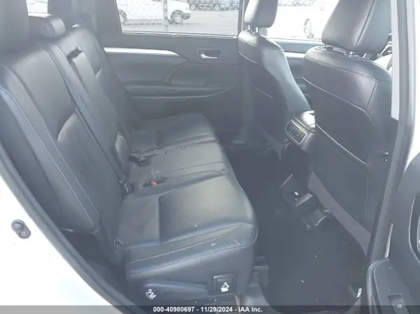 5TDJZRFH2JS525488 2018 TOYOTA HIGHLANDER - Image 8