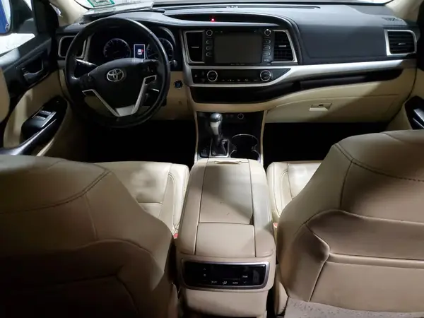5TDJZRFH2JS525717 2018 TOYOTA HIGHLANDER - Image 8