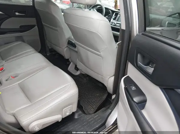 5TDJZRFH2JS525880 2018 TOYOTA HIGHLANDER - Image 8