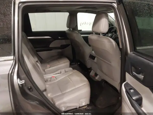 5TDJZRFH2JS528116 2018 TOYOTA HIGHLANDER - Image 8