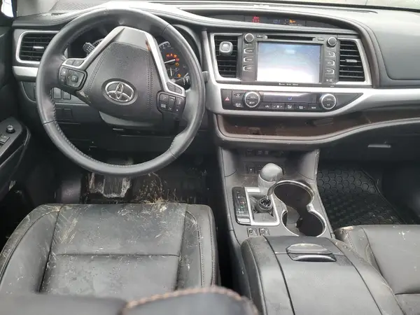 5TDJZRFH2JS528343 2018 TOYOTA HIGHLANDER - Image 8
