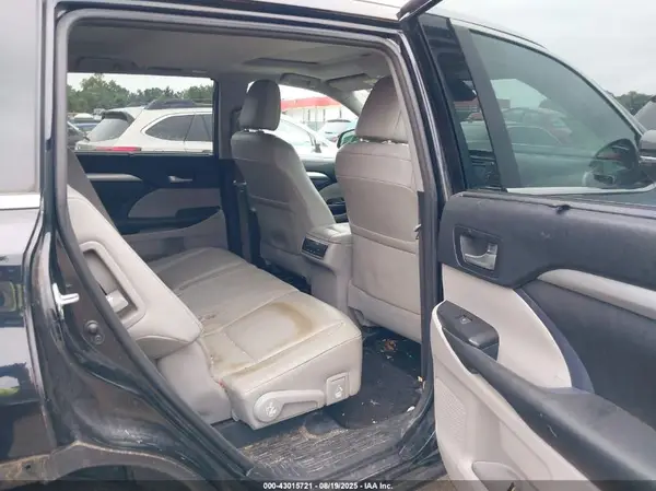 5TDJZRFH2JS529573 2018 TOYOTA HIGHLANDER - Image 8