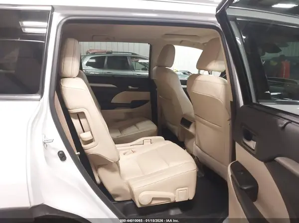 5TDJZRFH2JS530139 2018 TOYOTA HIGHLANDER - Image 8