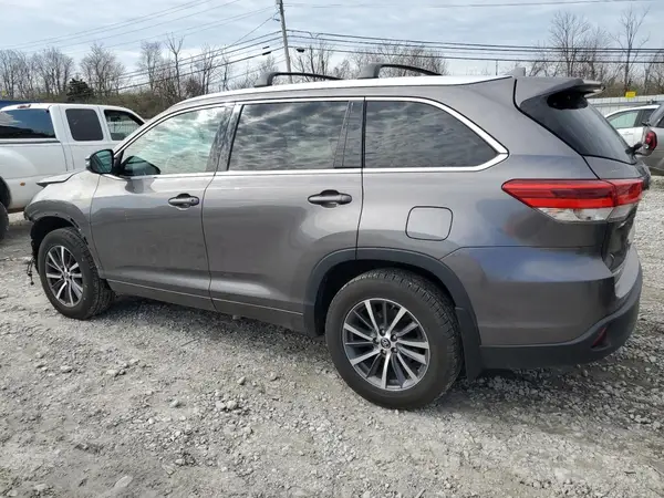 5TDJZRFH2JS531792 2018 TOYOTA HIGHLANDER - Image 2
