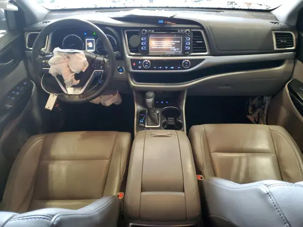 5TDJZRFH2JS534384 2018 TOYOTA HIGHLANDER - Image 8