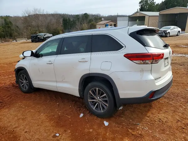 5TDJZRFH2JS537186 2018 TOYOTA HIGHLANDER - Image 2
