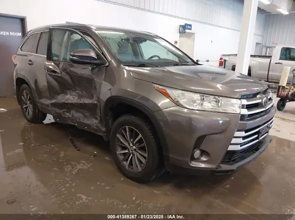 5TDJZRFH2JS539391 2018 TOYOTA HIGHLANDER - Image 1