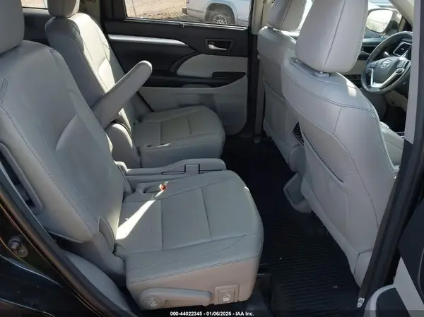 5TDJZRFH2JS542288 2018 TOYOTA HIGHLANDER - Image 8