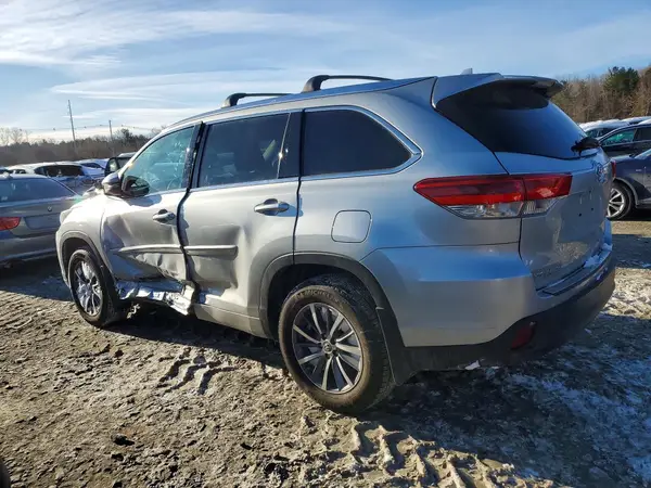 5TDJZRFH2JS545580 2018 TOYOTA HIGHLANDER - Image 2